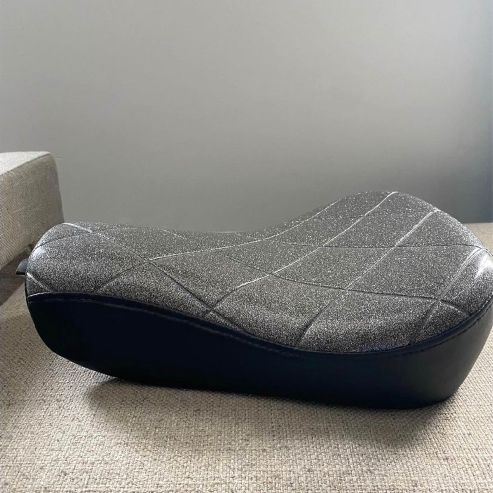 Solo seat off Harley Davidson